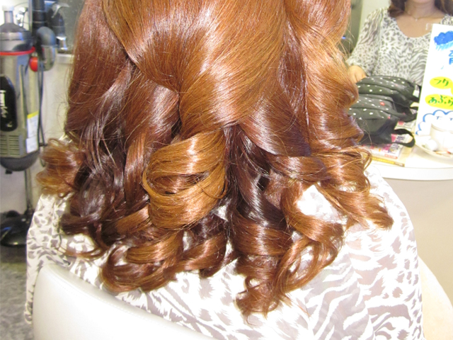 パーマをかけたら髪が元気に?